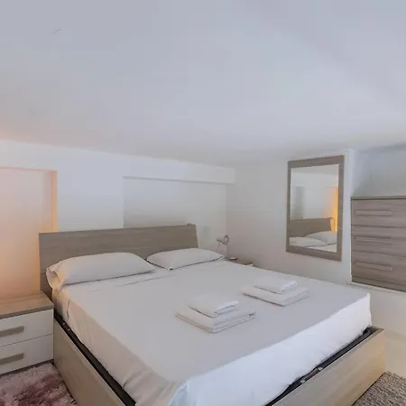 Apartment Youhosty - Desenzano 7 *